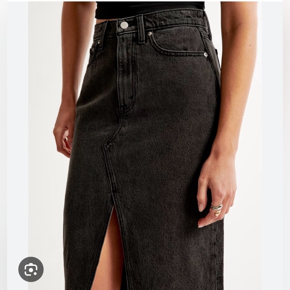 Abercrombie & Fitch Denim Jean Midi Skirt. Size 26 / 2 Bkack. Worn 1x! - Picture 2 of 8
